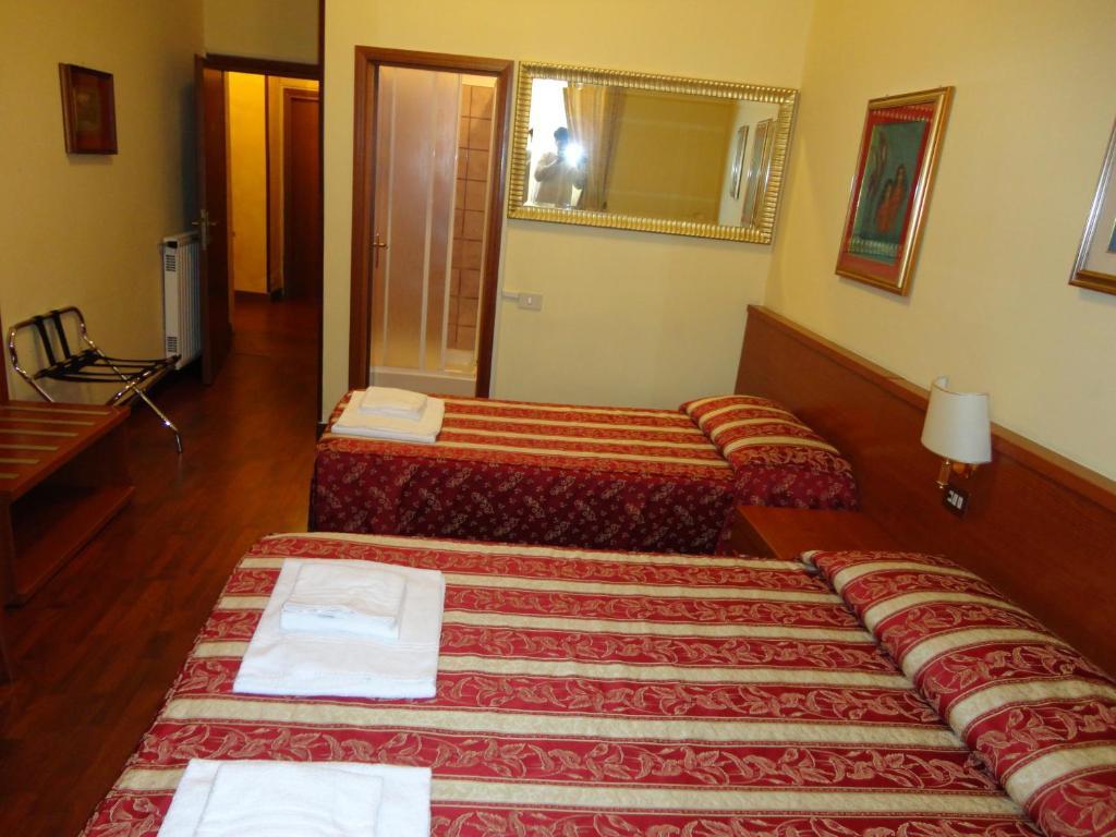 Hotel Azzurra Рим Номер фото