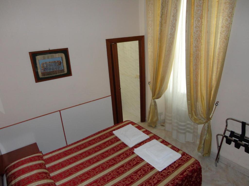 Hotel Azzurra Рим Экстерьер фото
