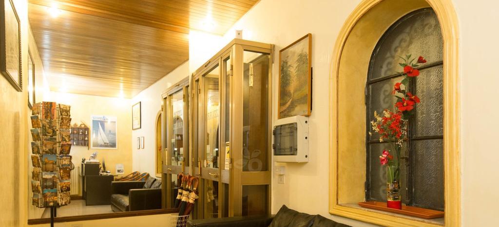 Hotel Azzurra Рим Экстерьер фото