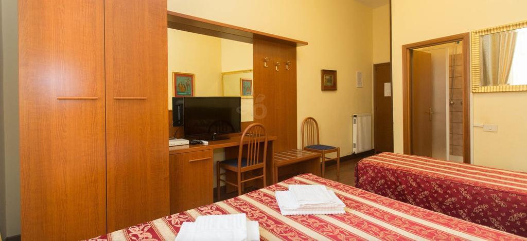 Hotel Azzurra Рим Экстерьер фото